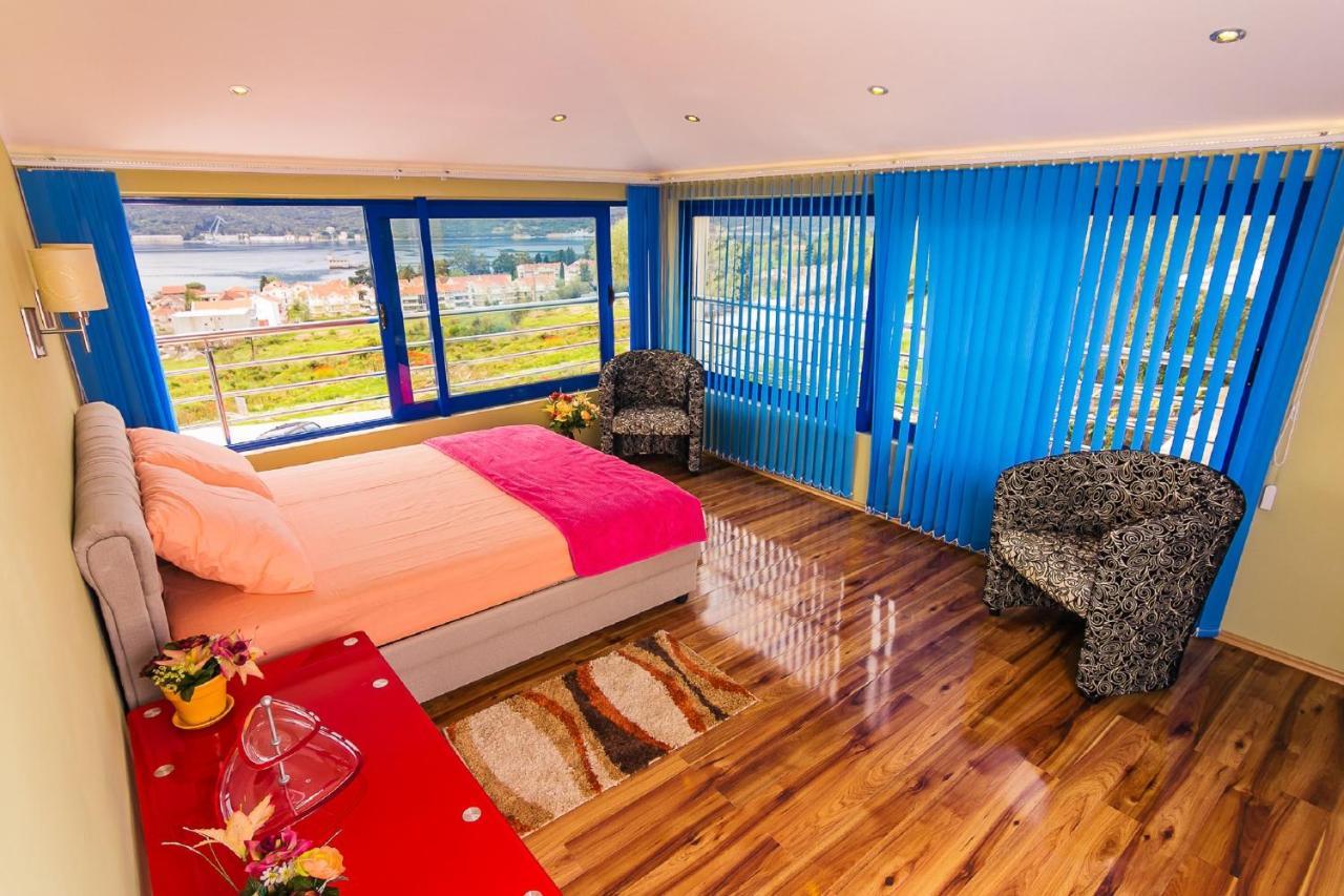 Villa Sea-N-Sun, 7 Bedrooms & Pool, Nearby Portonovi Marina. Ðenovići Eksteriør billede