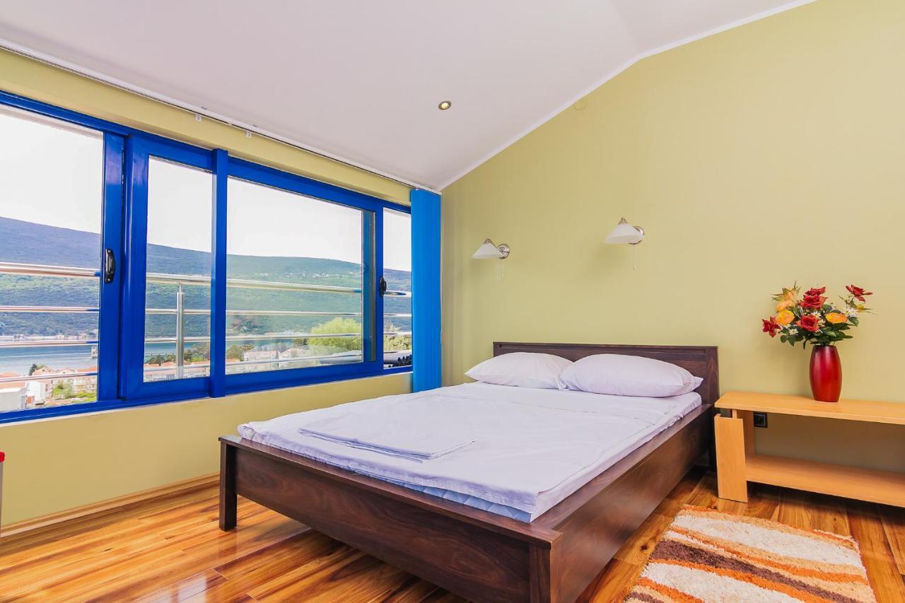 Villa Sea-N-Sun, 7 Bedrooms & Pool, Nearby Portonovi Marina. Ðenovići Eksteriør billede